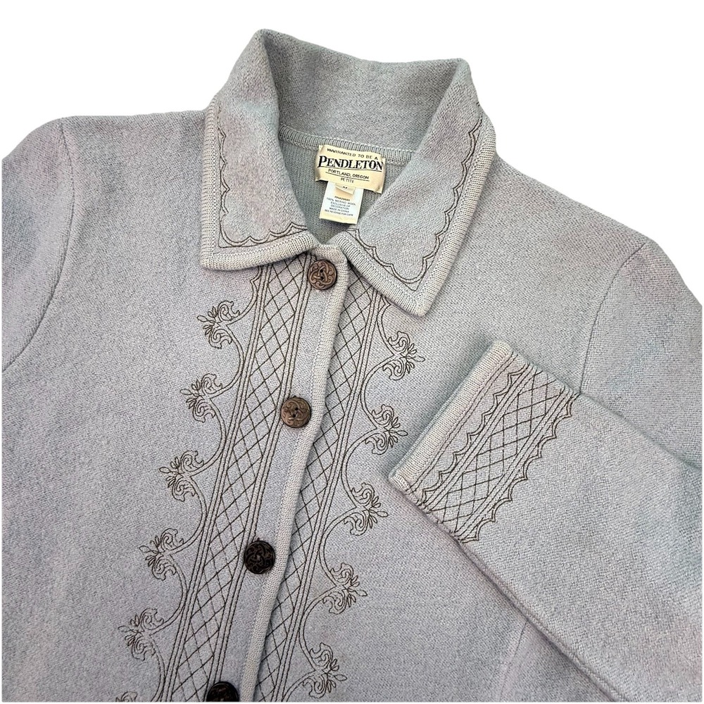 Vtg PENDLETON Women's PM 100% Merino Wool Baby Blue Embroidered Cardigan Sweater